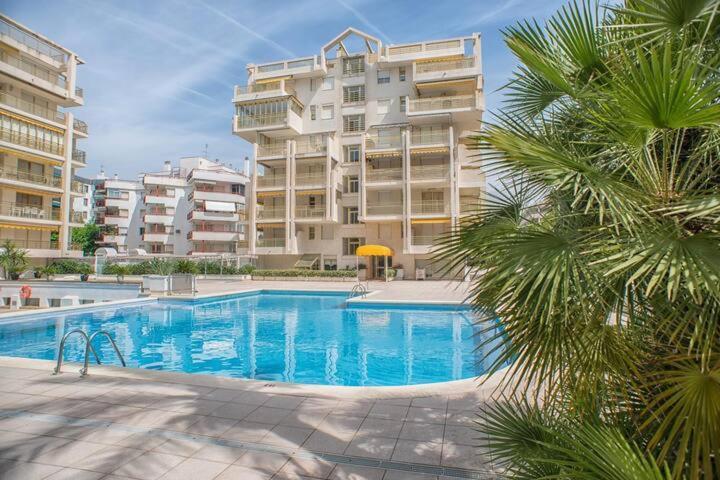 SALOU ,Novelty, primera línea del mar Salou Exterior foto
